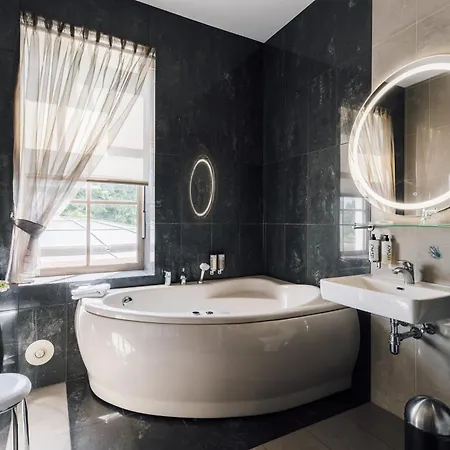 Libava Hotel Lipawa